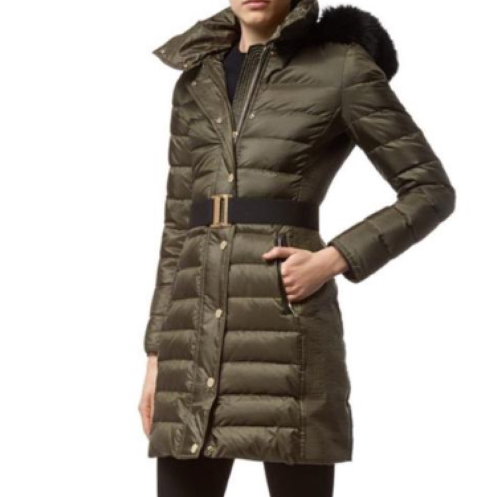 BURBERRY LONDON  ABBEYDALE FOX-FUR TRIMMED PUFFER COAT.